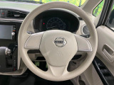 インテリアに合わせたデザインのステアリングは、運転される方のことも考え、運転しやすい形状、大きさです。是非一度、実際に触ってお確かめください。