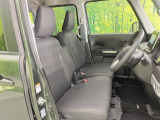 運転席シート廻りは使用感も少なく、良好な状態となっています。前オーナー様が丁寧に使っていたことがよくわかりますね。