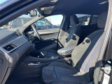 快適なショールームにて、お車選びのお手伝いから、ご購入後の整備待ちまで、ご対応致します。