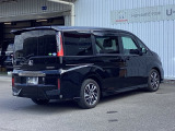 バックカメラが付いているのでバックでの車庫入れも安心です。