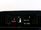 カラーヘッドアップディスプレイ付き。少ない視線移動で情報を確認できるので、運転の疲労軽減に繋がりますよ♪