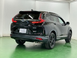 プライバシーガラスが装備されています。外を見るときには気にならずに、後方車両からは車内が見えにくくなってます