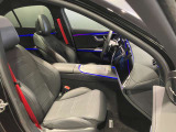 メルセデスの認定中古車「サーティファイドカー」には、最大100項目にも及ぶ点検・整備項目が設定されています。