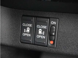 ◆両側電動スライドドア◆狭い駐車場でも乗り降りが楽々♪お子様が隣の車にドアを当ててしまう心配もございません!小さなお子様連れの方もこれで安心。