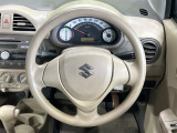 インテリアに合わせたデザインのステアリングは、運転される方のことも考え、運転しやすい形状、大きさです。是非一度、実際に触ってお確かめください。