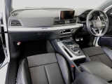 Audiのインテリアはエクステリア同様、優れたデザイン性とクオリティ、そして機能性を兼ね備えております。