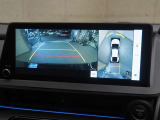 バックガイドモニターです。ハンドルの角度に合わせてガイド線も動きます。車庫入れなどサポートしてくれます。