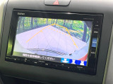 【バックカメラ】駐車時に後方がリアルタイム映像で確認できます。大型商業施設や立体駐車場での駐車時や、夜間のバック時に大活躍!運転スキルに関わらず、今や必須となった装備のひとつです!