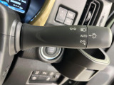 【オートライト】周りの明るさに応じて自動でヘッドライトの点灯・消灯ができる機能です!ライトの付け忘れ・消し忘れなどが無くなり、雨の日や夕方の走行も安心!トンネル通過時も便利ですね♪