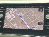 ●純正ナビ:一体感のあるナビは、高級感ある車内を演出してくれます。Bluetooth再生などオーディオ機能も充実しておりますので、運転もより楽しめます♪