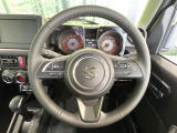 【純正革巻きステアリング】上質な革を使用することで、手にしっかり馴染みとても運転しやすいハンドルです♪