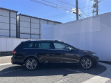 常時90台在庫の輸入車専門大型展示場。展示場に無いお車も全国より、お探しします。