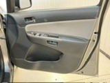 運転席前面ドア部分です♪