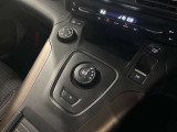 シフトレバーも操作性良く出来ています。運転縞柄ドライブモードを切り替え可能です。