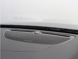 【harman/kardon】世界のオーディオファン垂涎のプレミアムサウンドシステムを搭載。原音に近い音場空間を忠実に再現。乗る人すべてに最良の音響体験を提供します。