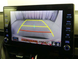 バックガイドモニターで、後方を確認しながら安心して駐車することができます。運転初心者も熟練者も必須の機能ですよ!