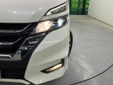 【LEDヘッドライト】悪天候や夜間走行時も良好な視界を確保し安心して運転できる高輝度LEDヘッドライトを装備!点灯速度が早く、消費電力も抑えられています。