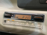 【オートエアコン】一度お好みの温度に設定すれば、車内の温度を検知し風量や温度を自動で調整。暑い…寒い…と何度もスイッチ操作をする必要はありません。快適な車内空間には必須の機能ですね♪