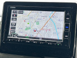 お出かけの際に安心のナビ付です☆バックカメラ機能で駐車もスムーズに行えます。