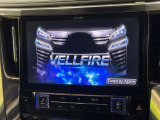 【BIG-X11インチナビ】人気の大画面BIG-Xナビを装備。専用設計で車内の雰囲気にマッチ!ナビ利用時のマップ表示は見やすく、テレビやDVDは臨場感がアップ!いつものドライブがグッと楽しくなります♪