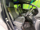 運転席シート廻りは使用感も少なく、良好な状態となっています。丁寧に使われていたことがよくわかりますね。