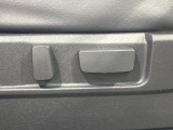 【パワーシート】スイッチ一つで簡単にシートの微調整が可能!電動だから力もいりません!快適なシートポジションにセットして、快適なドライブをお楽しみください。