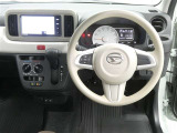 【徹底洗浄クリーニング実施済】運転席からの視界はこんな感じです☆お気軽にご来店いただき、実際に座って是非お確かめください。ドライバーに寄り添う快適な操作フィールをもたらすステアリングです。