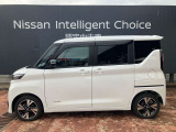 運転席側・助手席側ともにオートスライドドアで、乗り降りラクラク♪両手がふさがっていても、ドア下部へ足を振り入れると、ハンズフリーでドアの開閉が可能です(^^)/
