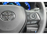 レーダークルーズコントロール(全車速追従機能付)付きです。車速に応じて追従支援してくれるので、ロングドライブも快適です。詳細は販売店スタッフまでおたずねください。