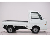 県内13店舗にて常時500台以上ダイハツ車を展示中です。見て、触って、納得のいく一台をぜひ見つけてください。