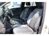 (運転席助手席)安全装備をオプションで追加するのは日本的発想。フォルクスワーゲン車はサイドエアバッグを全車標準で装備しております。