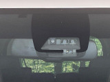 【トヨタセーフティセンス】走行中に前方の車両等を認識し、衝突しそうな時は警報とブレーキで衝突回避と被害軽減をアシスト。より安全にドライブをお楽しみいただけます。
