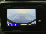 バックでの車庫入れも安心です! リアカメラが付いているバックモニター付のナビを装備しております。操作線もついており距離感も画面から確認できます。
