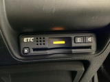 ハンドルの右下にETCがついています。高速道路の料金所の通過も楽々です!カードの取り出しもしやすい場所についています。