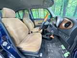 運転席シート廻りは使用感も少なく、良好な状態となっています。丁寧に使われていたことがよくわかりますね。