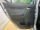 WEB掲載時にはお車に付いている装備と、様々な写真をたくさん載せるように心がけております。1台1台特徴をとらえたキャッチコメントを掲載しています。