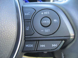 クルーズコントロール付き。アクセルペダルから足を離しても一定の速度で走行できるので高速道路が楽になります。さらに、無駄なアクセルの踏み込みが抑えられエコドライブにも貢献します