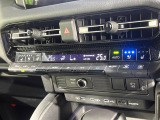 【シートヒーター・ベンチレーション】夏場は涼しい風でお尻や背中の熱やムレを防ぎ、冬はエアコンよりも早く温まってポカポカに!季節を問わず快適に過ごせます。