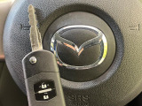 【キーレス】少し離れた場所からでもボタン一つでドアの開錠・施錠ができるのでとっても便利!ドアの鍵穴周りに傷をつけることもありません♪