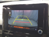 バックガイドモニターで、後方を確認しながら安心して駐車することができます。運転初心者も熟練者も必須の機能ですよ!