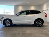 「VOLVO SELEKT APPROVED CAR」は、新車登録より6年未満および走行距離60,000km以内の車両の中からさらに、専門スタッフによる厳しいチェックのもと内外装・機関において一定の基準をクリアしたボルボ認定中古車です