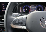 (ACC)アダプティブクルーズコントロールは30160kmhまで設定可能。設定した車間距離を保って走行可能ですのでロングドライブ時の疲労軽減にも一役です。*設定可能速度は車種により異なります。