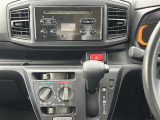 気になる車はすぐにお問い合わせください!画面右側の0066から始まる無料ダイヤルからお問い合わせ下さい!専門スタッフがお車のご質問にお答えいたします!