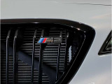 【キドニーグリル】BMWは約90年もの間、ほぼ全ての車両にひと目でBMWだと分かるこの特徴的なフロントグリルが備えられ、デザイン・アイコンとして親しまれてきました。