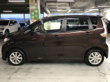 エンジンルーム、室内、クリーニング済みです。厳選したお車を屋内展示場にて展示中☆車両品質には自信がございます!ぜひ一度ご来店ください!!