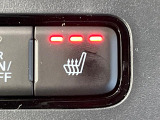 【シートヒーター】寒い日に重宝するシートヒーター!エアコンより早く温まってくれるので寒がりの人も安心ですね♪エアコンの温風は乾燥するから苦手、という方にもをおすすめです。