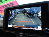 車庫入れも安心のバックモニター。