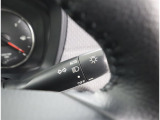 <AUTOライト>周囲の明るさをセンサーでキャッチして、ヘッドライトを自動的に点けてくれる賢い機能です!