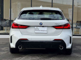 BMWを熟知したメカニックによる、100項目の納車前点検。ドイツ本国と同様の教育・訓練を受けたメカニックが、100項目にも上るポイントを徹底的に点検、整備した後にお客様にお引渡しいたします。