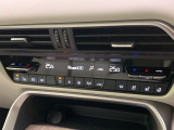 【シートベンチレーション】夏場は涼しい風でお尻や背中の熱やムレを防ぎ、冬はエアコンよりも早く温まってポカポカに!季節を問わず快適に過ごせます。